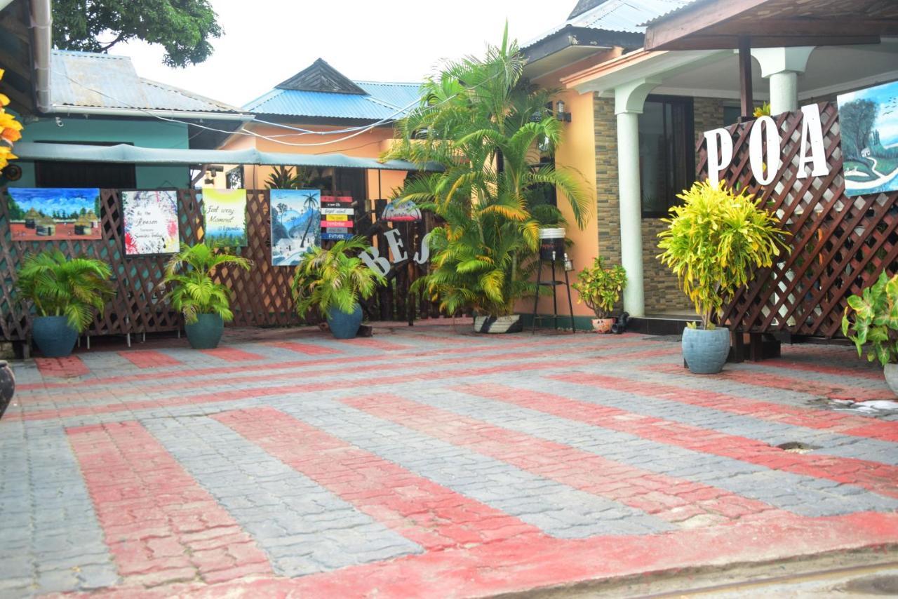 Travellers Home ダル・エス・サラーム エクステリア 写真