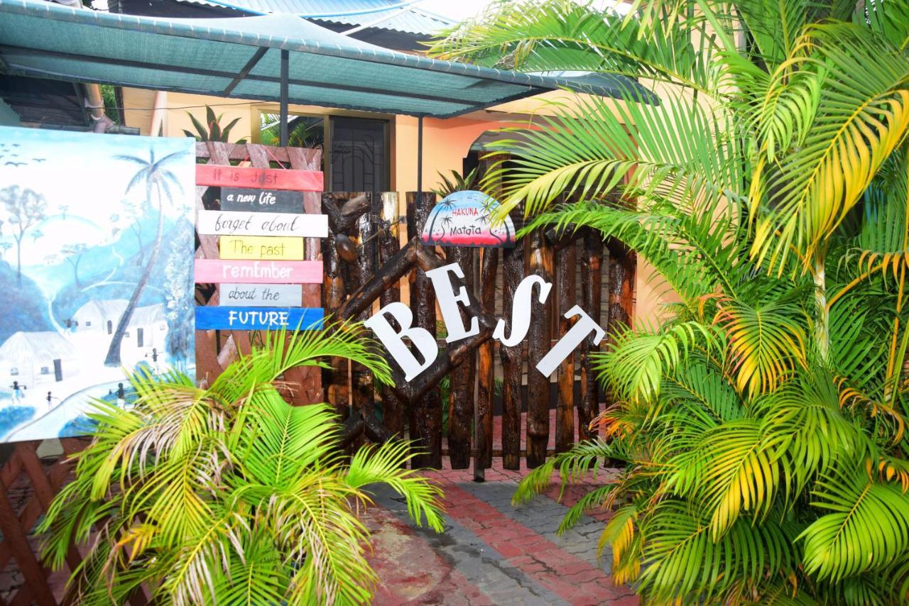 Travellers Home ダル・エス・サラーム エクステリア 写真