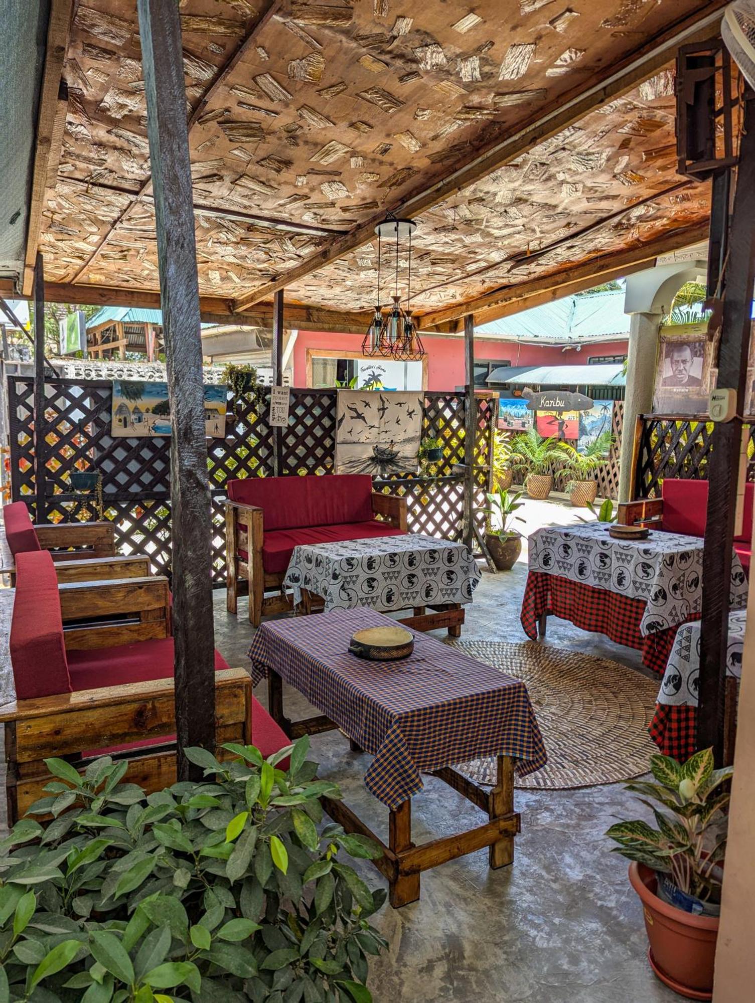Travellers Home ダル・エス・サラーム エクステリア 写真
